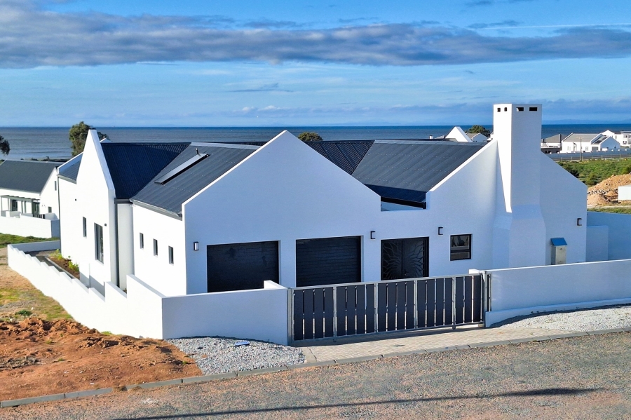 4 Bedroom Property for Sale in Da Gama Bay Western Cape